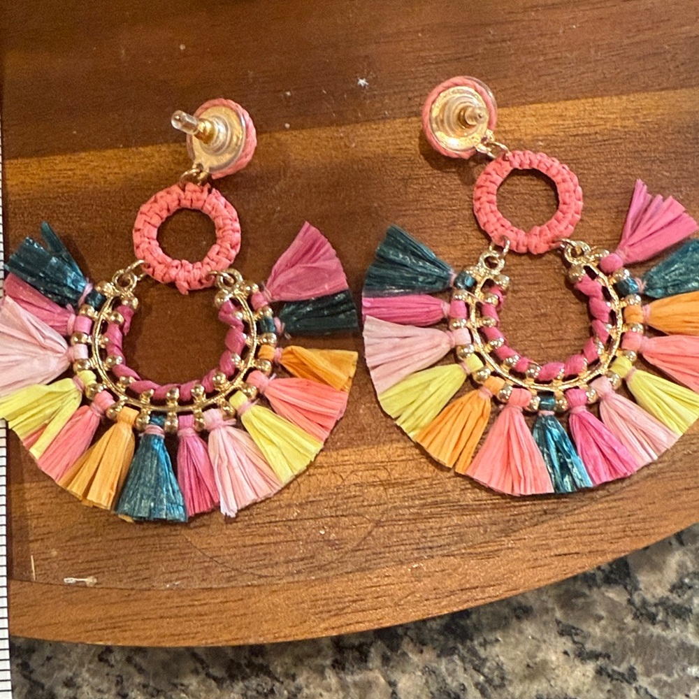 Colorful Raffia Tassel Hoop Earrings Gold Trim New No Tags - Picture 3 of 3
